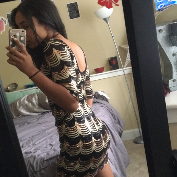 Formal dress - Picture 4 of 4